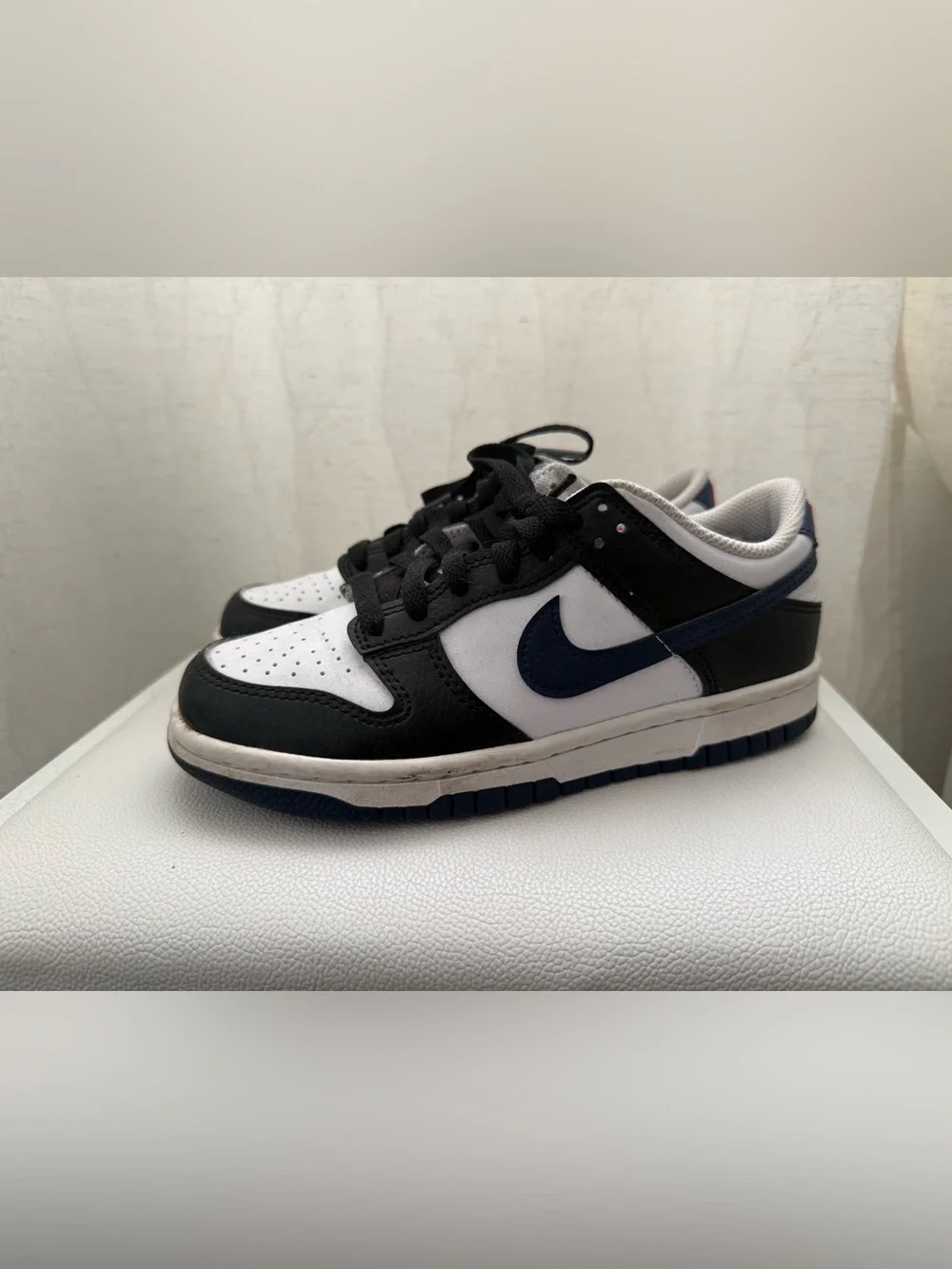Nike Kids Low-Top Sneakers in Black, White & Navy
